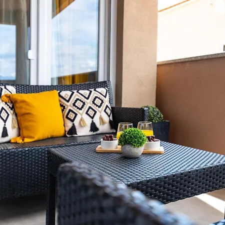 Lipotica - Luxury, With Sea View نين