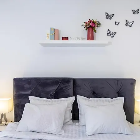 Lipotica - Luxury, With Sea View شقة نين