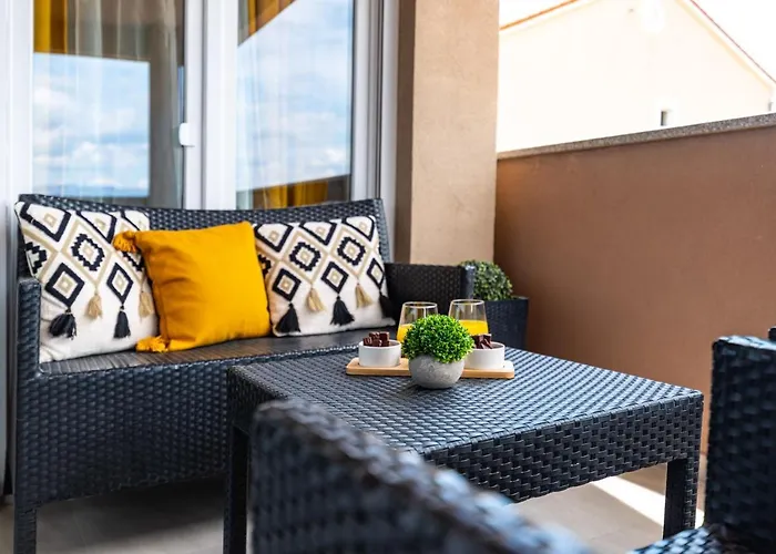 Lipotica - Luxury, With Sea View Nin